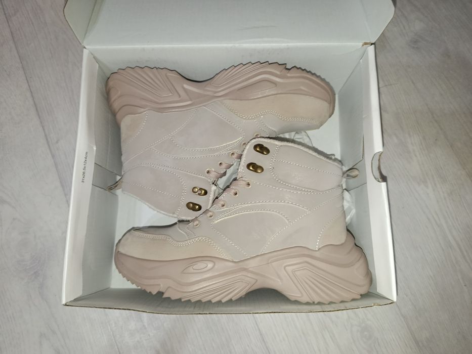 Демисезонные ботинки женские