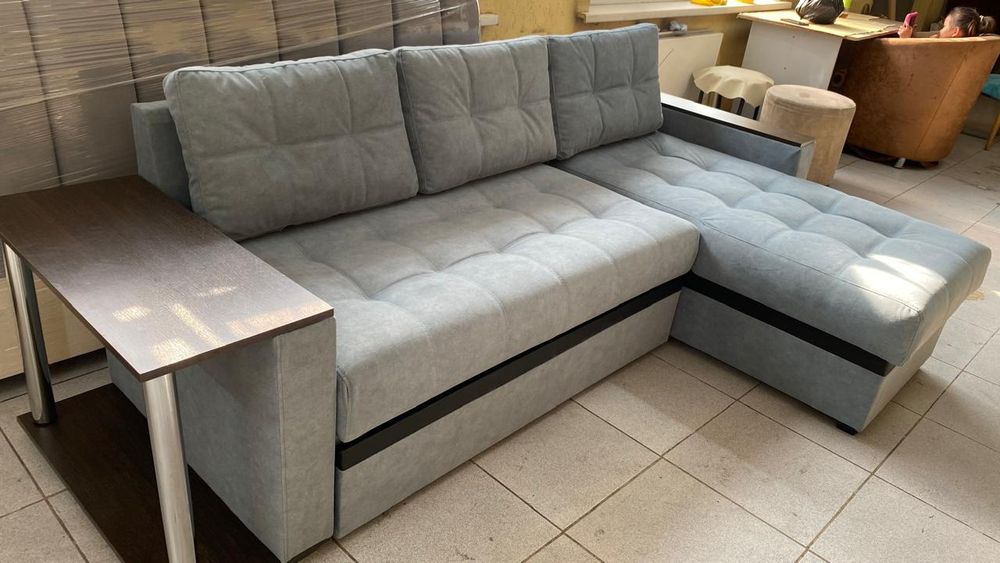 Продаю угловой диван