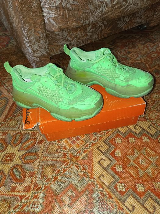 Кроссовки 36 размер