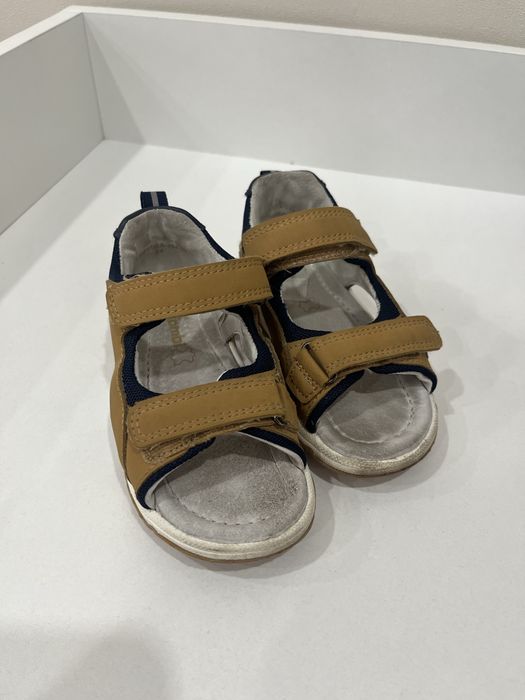 Продам сандали детские
