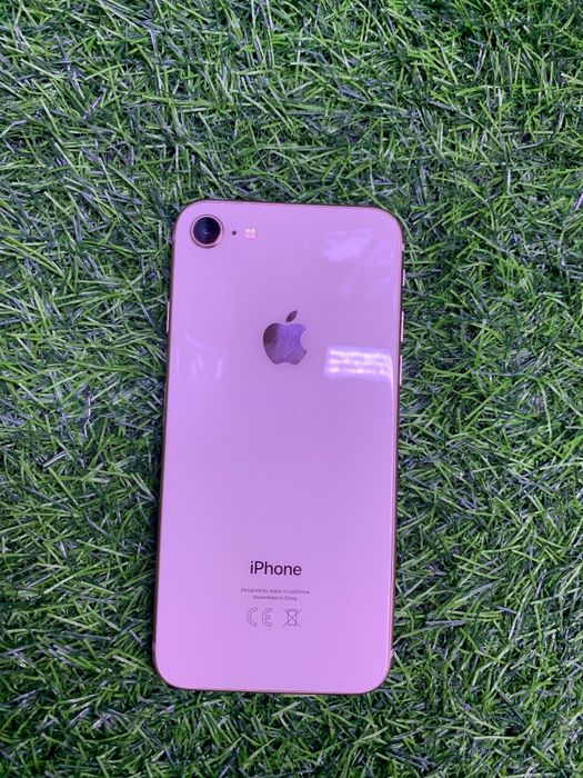 Продам айфон 8 64г