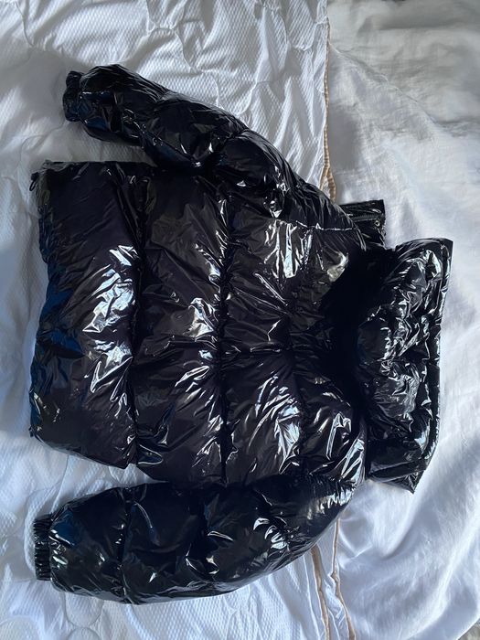 Лъскаво яке и кожена грейка