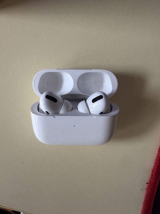 Airpods pro gen 1 за части виж описанието