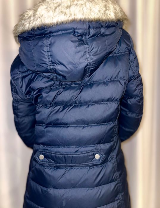 Яке пухено Tommy Hilfiger -вталено е, р-ри: гръд.об.95,ханш108,дълж.90