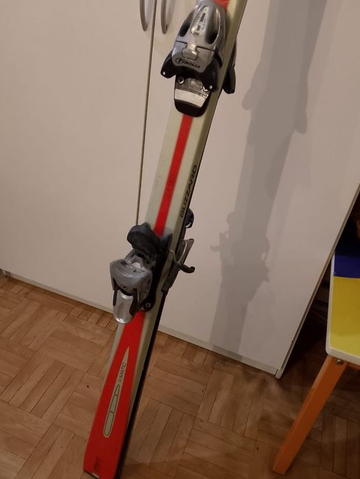 Продам лыжи Bizzard