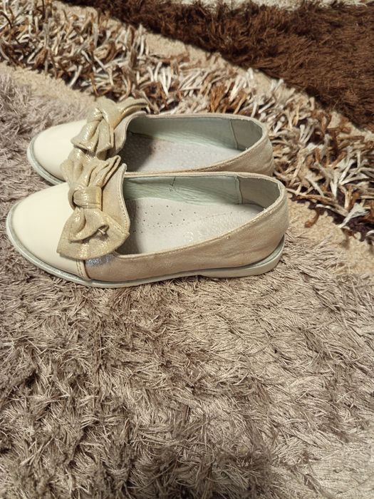 Pantofi fete eleganți