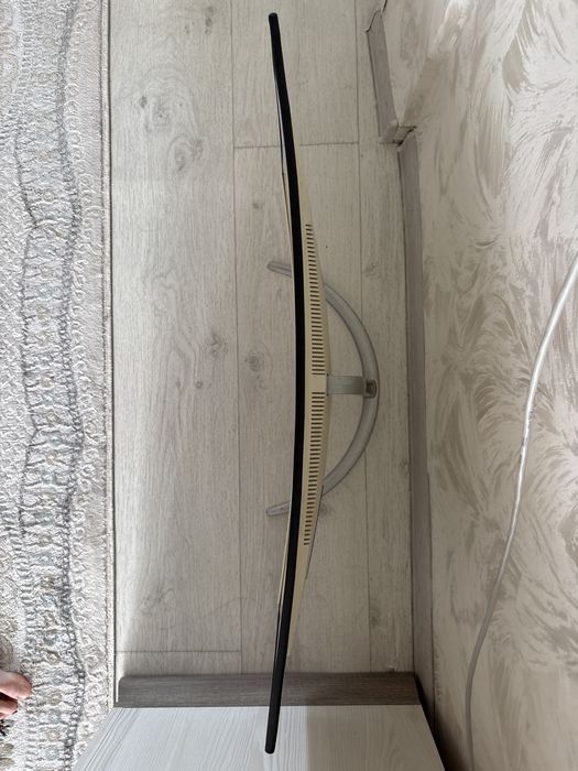 Монитор изогнутый