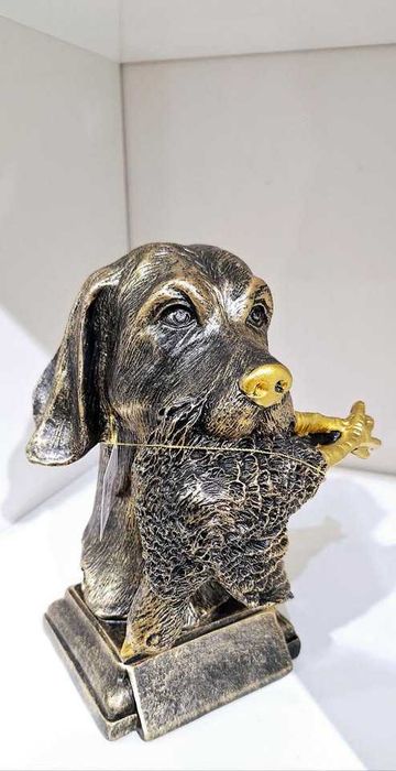 нова Статуетка Куче с Птица Фигура - Декорация за Ловец 20см