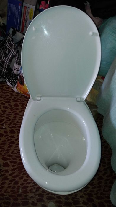 Продам унитаз без бочка
