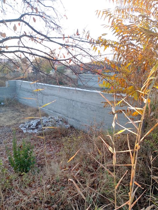 Yer joy sotiladi 6x11metr fundament quyilgan barcha hujjatlari tayyor