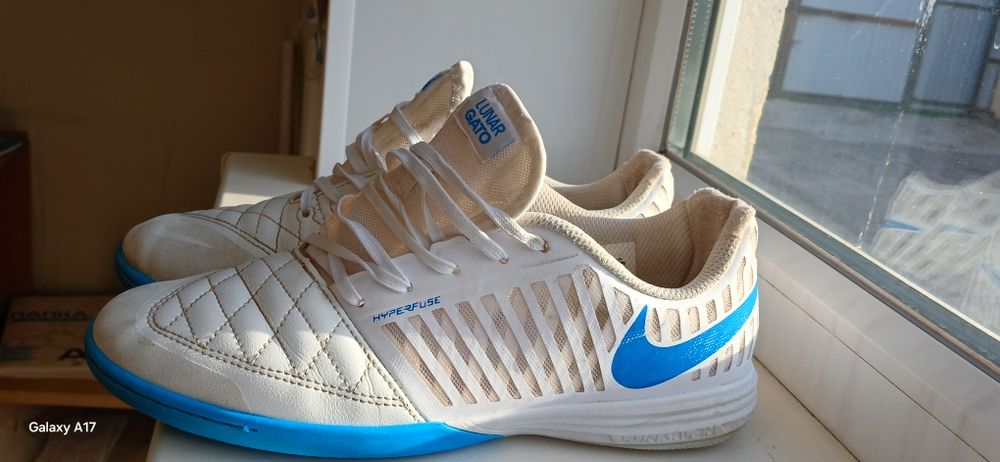 Продам LUNAR GATO футзалки
