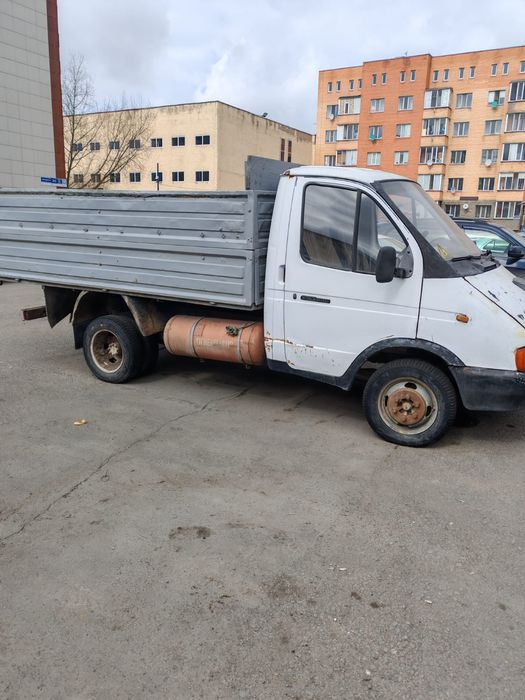 Срочно продам газель.