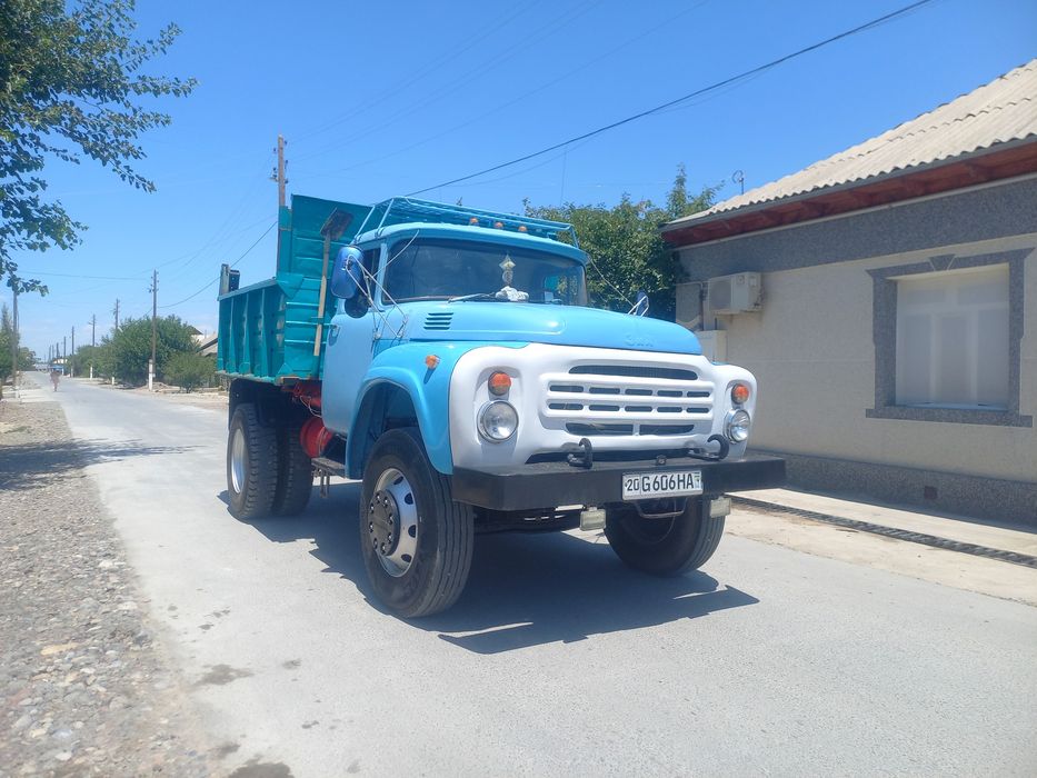 Zil sotiladi holati alo yurip turgan moshin