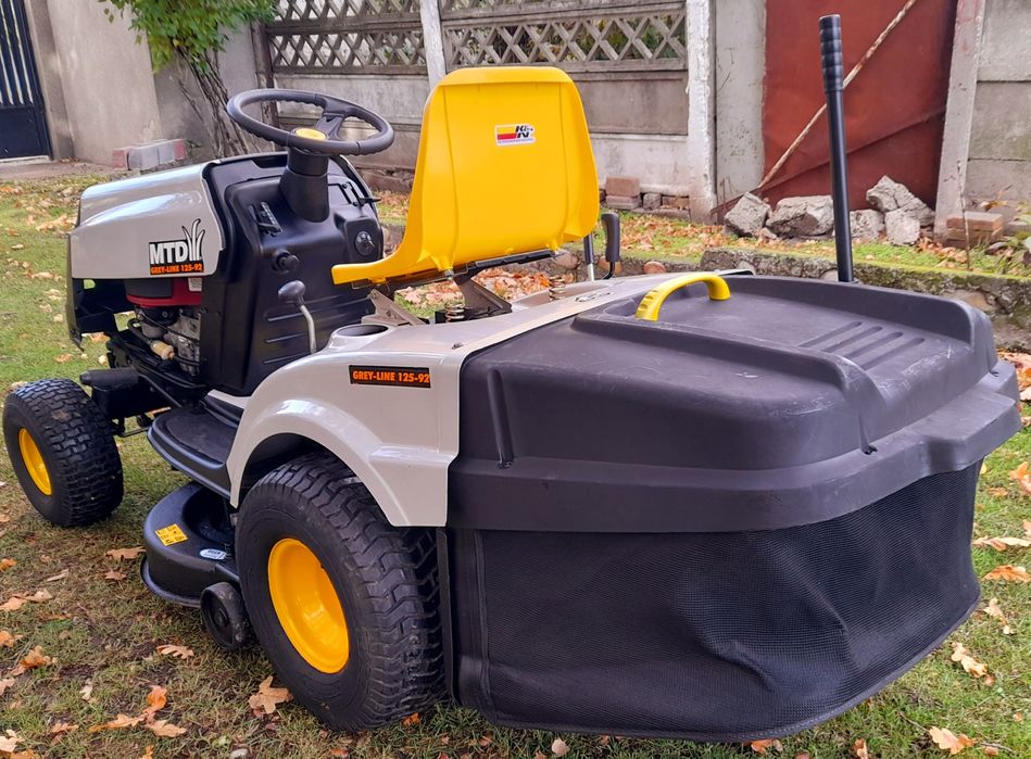 Tractoras tuns iarba Profesional MTD GREY LINE 6TREPTE 12,5HP 92CM