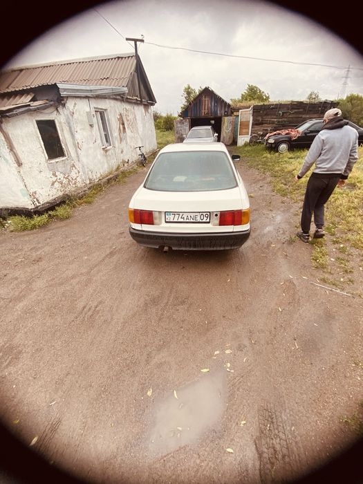 Срочно продаётся машина ауди 80 б3