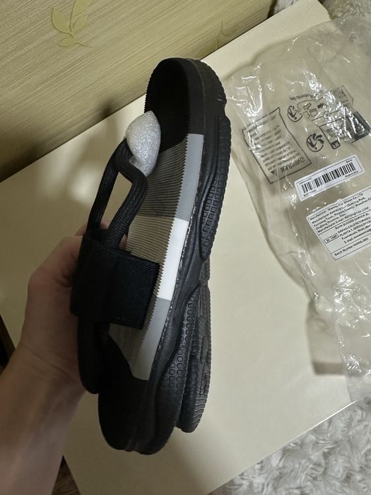 Продам сандали новые