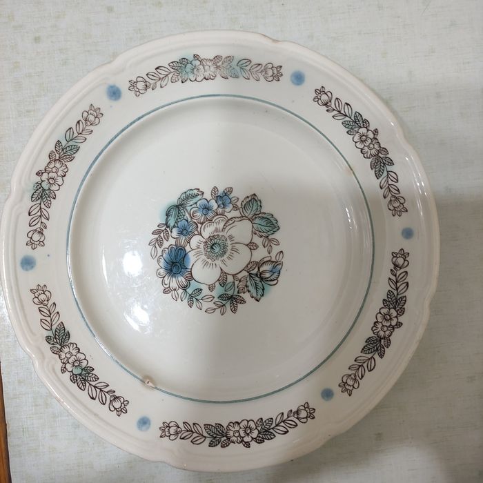 Тарелки продаю разные