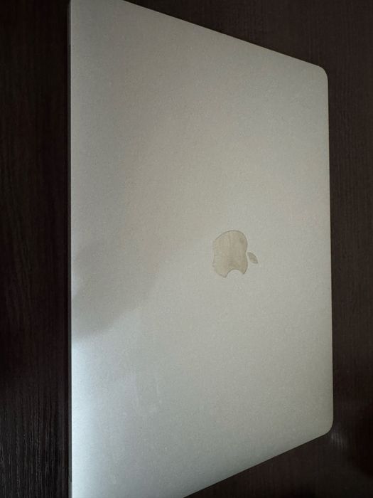 Продам MacBook.