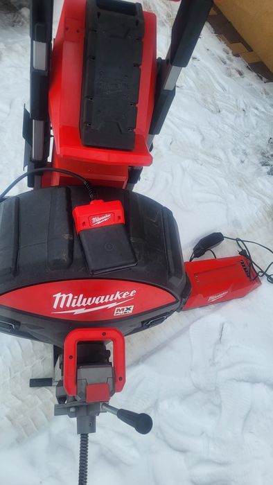 Masina profesionala de desfundat canalizari Milwaukee