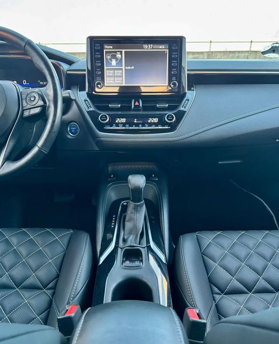 Toyota Corolla Piele carouri / Dotari maximale / Stare EXCELENTA