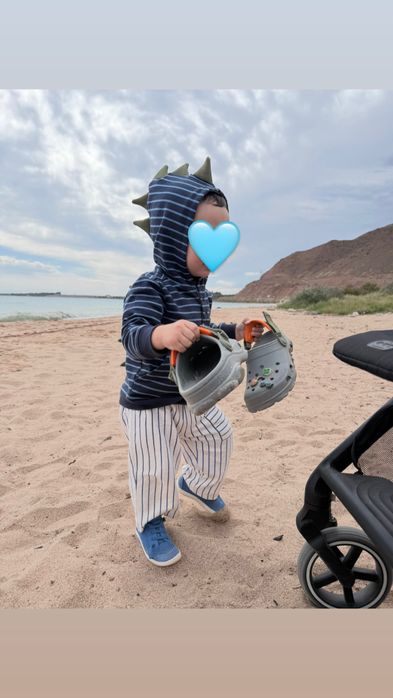 Кофта, брюки Zara, обувь Reima