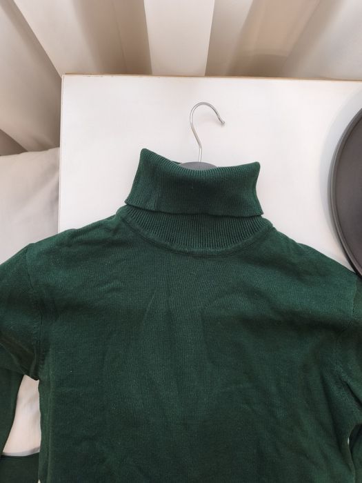 Тъмнозелена поло блуза Stradivarius