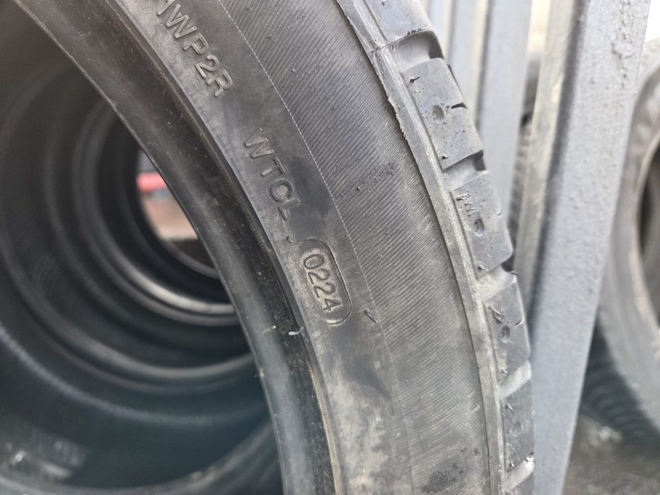 Anvelope vara 255 40 20