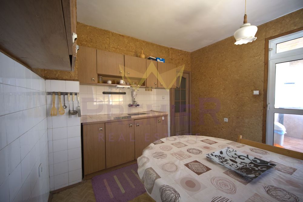 Продава се Тристаен апартамент в Бургас, Братя Миладинови - 90 кв.м за 1656 €/кв.м - Снимка #7