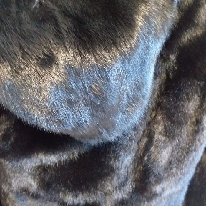 Продам шубу хорошим состояние