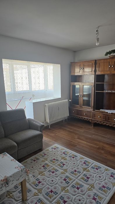 Inchiriez apartament 2 camera.