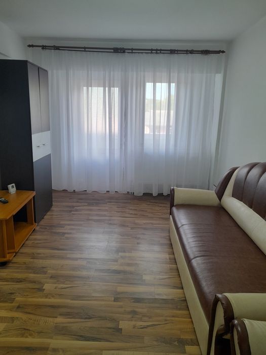Garsonieră de închiriat