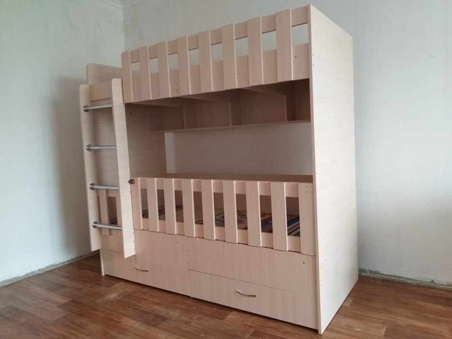 Двухярусная манеж кровать