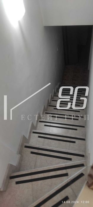 Офис в Варна-Колхозен пазар площ 43кв.м