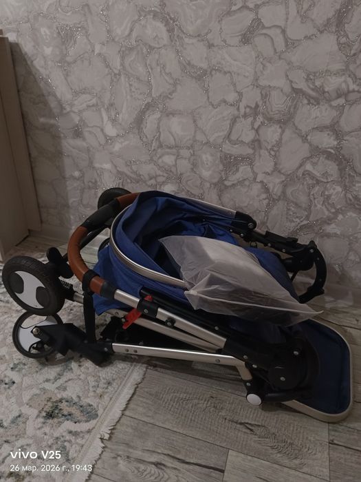 Продам прогулочную коляску