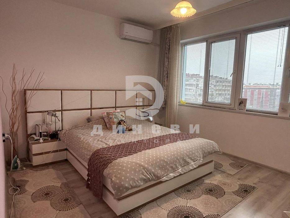 Продава се Двустаен апартамент в Стара Загора, Център - 71 кв.м за 2022 €/кв.м - Снимка #4