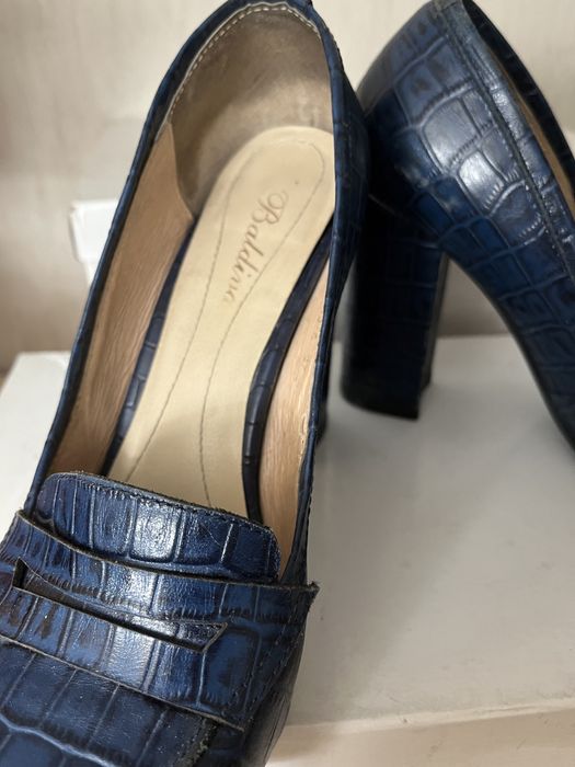 Обувь разная по 5000 тенге