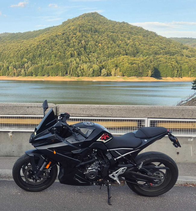 Motocicletă suzuki gsx 8R în garanție până în 2028
