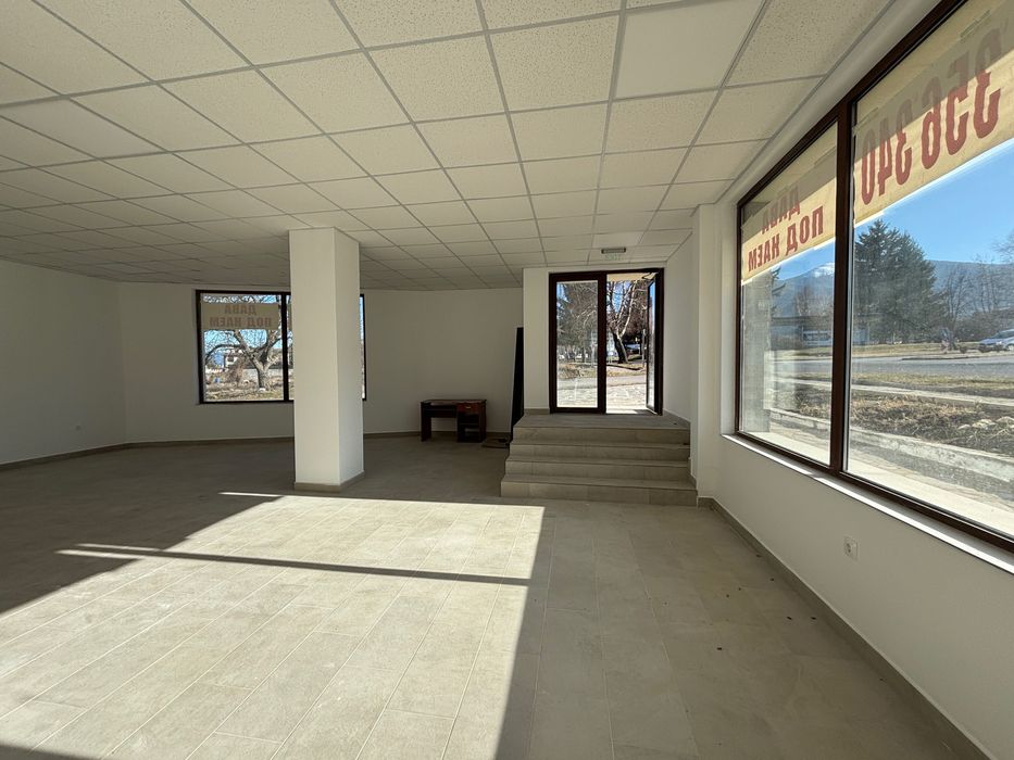 Дава се под наем Магазин в Банско - 175 кв.м за 650 € - Снимка #7