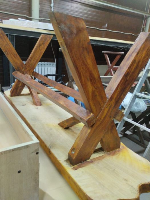 Деревянные столы