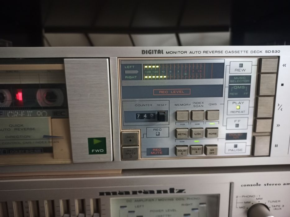 Marantz усилвател