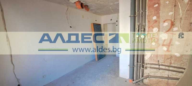 Продава се офис в нова сграда с Акт 16 на ул. Будапеща!