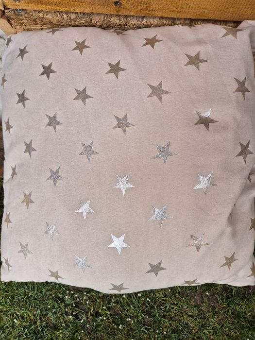 Различни декоративни възглавнички