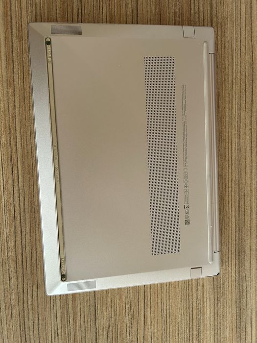 HP Pavilion Aero 13 – Ryzen 7, 8 GB RAM, SSD 512 GB