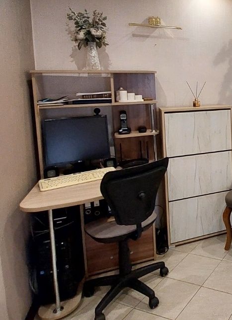 Продам обувницу 10000