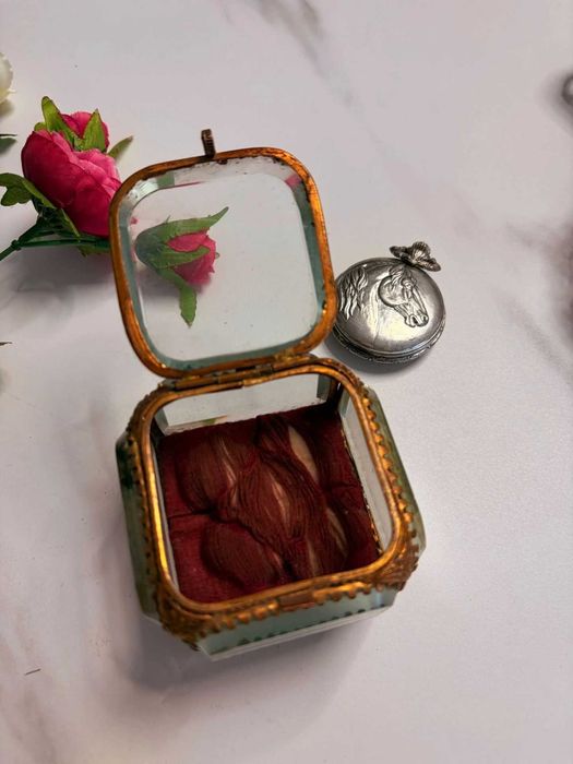 Casetă de bijuterii de tip "Vitrine"