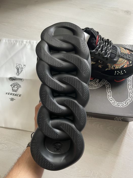Versace chain reaction 42