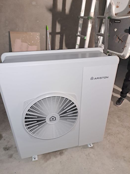 Pompe de caldura Ariston si Immergas