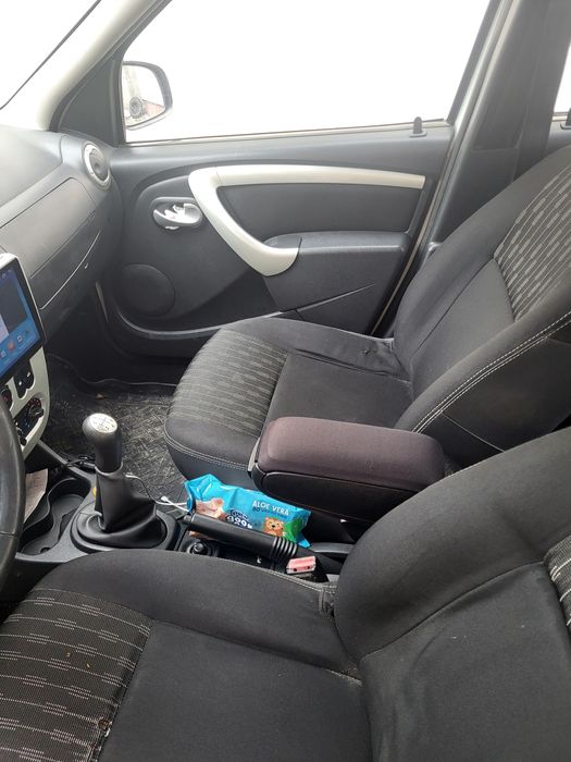 Dacia logan 2012  1.5  dci sau schimb cu aur