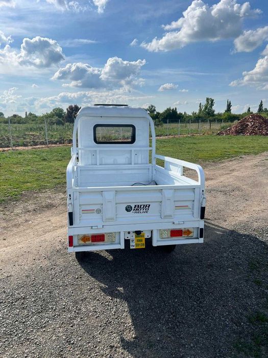 Triciclu electric cargo cu cabina si bena basculabila 2025 - autonomie 80 km. Pret 11800 lei (negociabil)