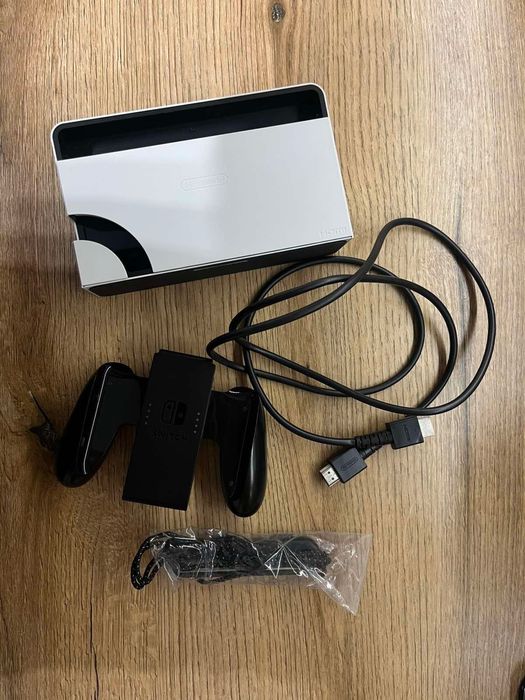 Продавам Nintendo Switch OLED